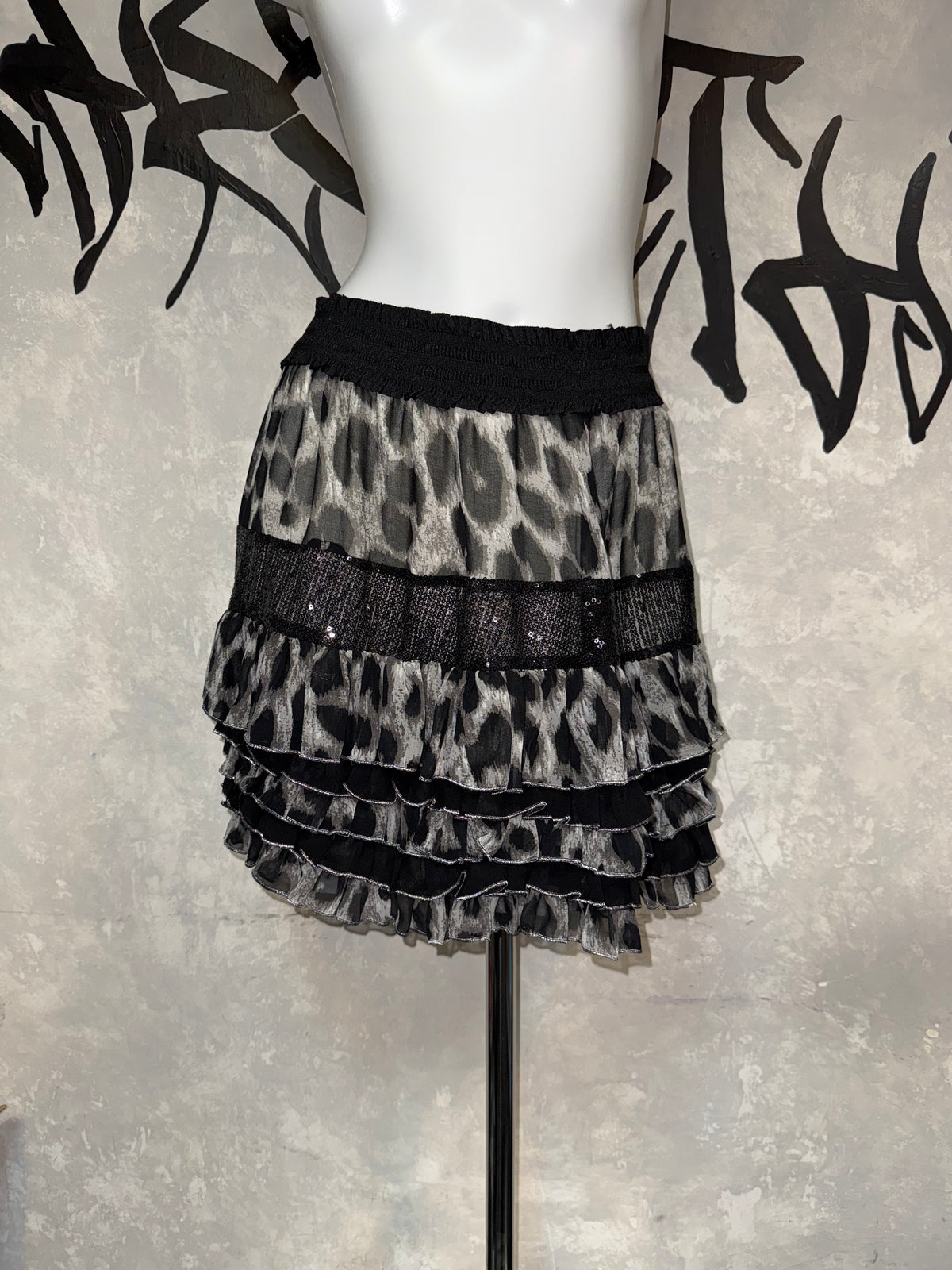 Vintage Lace Skirt 27”