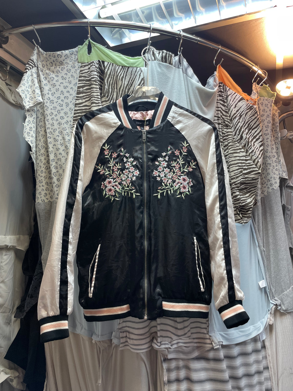 復古刺繡紀念品 Jackey