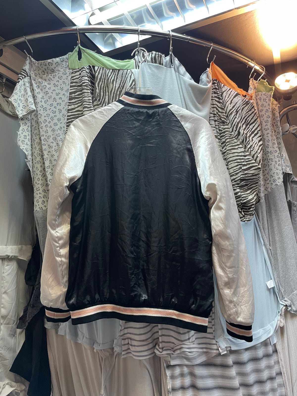 復古刺繡紀念品 Jackey