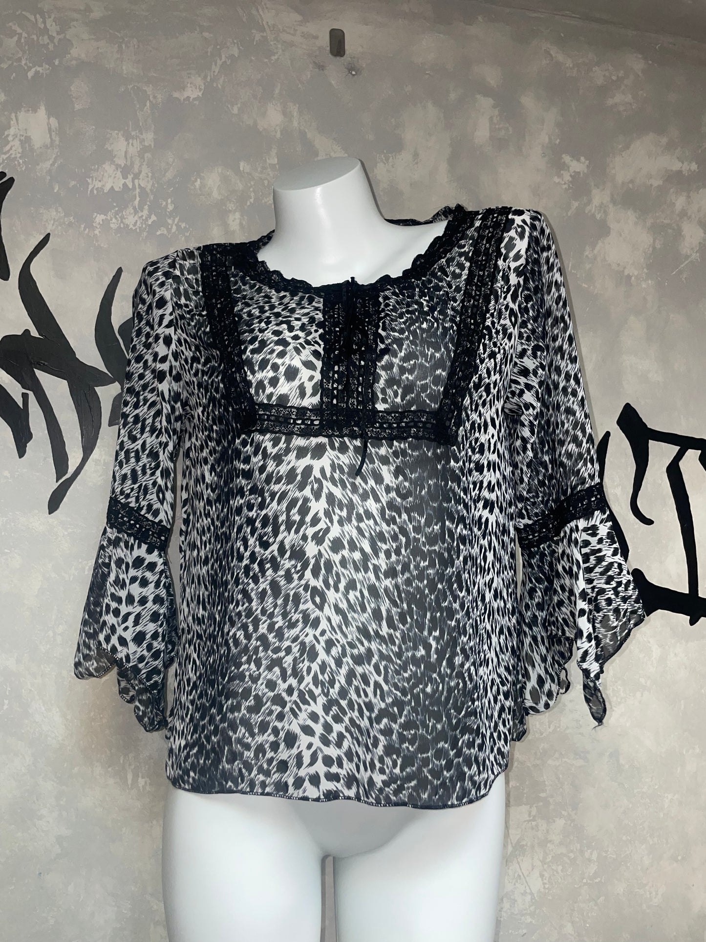 Leopard Printed Vintage Lace Top